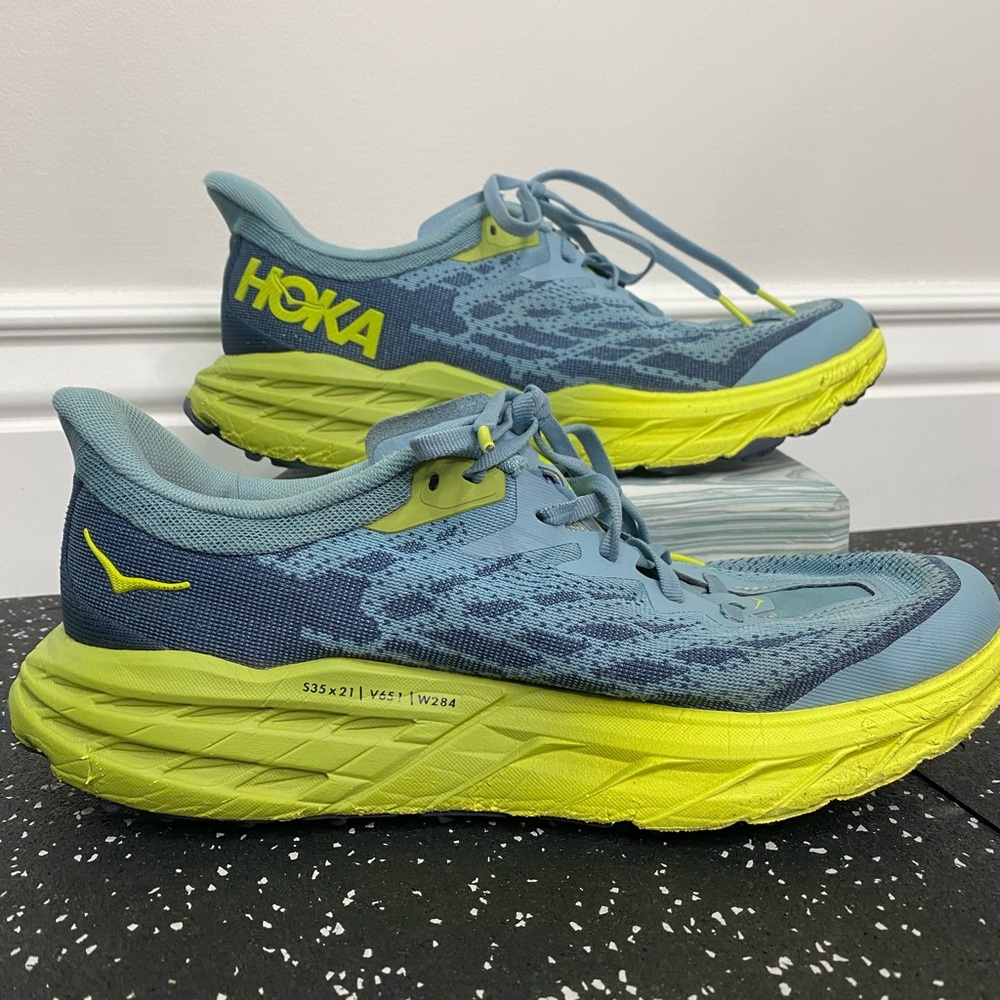 Hoka  One One Speedgoat 5 men’s 8.5D Athletic Shoes in Blue and Neon Yellow - Picture 2 of 10
